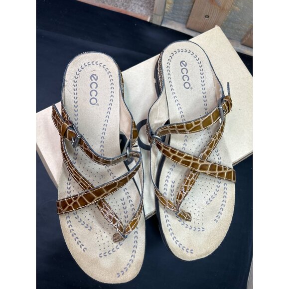 Ecco Womens Living Thong Sandals EU 40 US 9-9.5 Brown Croc Embossed Leather - Picture 3 of 8